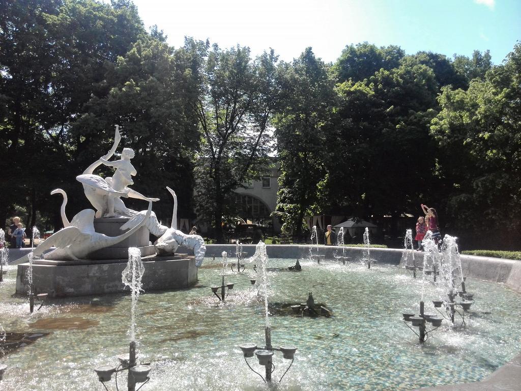 ホテル Delice リヴィウ エクステリア 写真